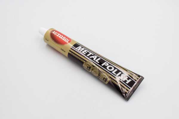 Metal polish